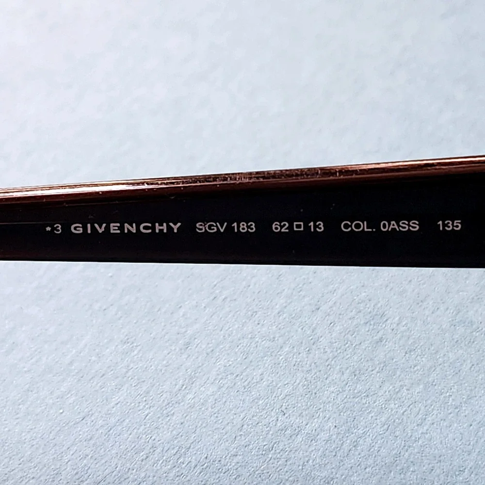 Givenchy sgv 183